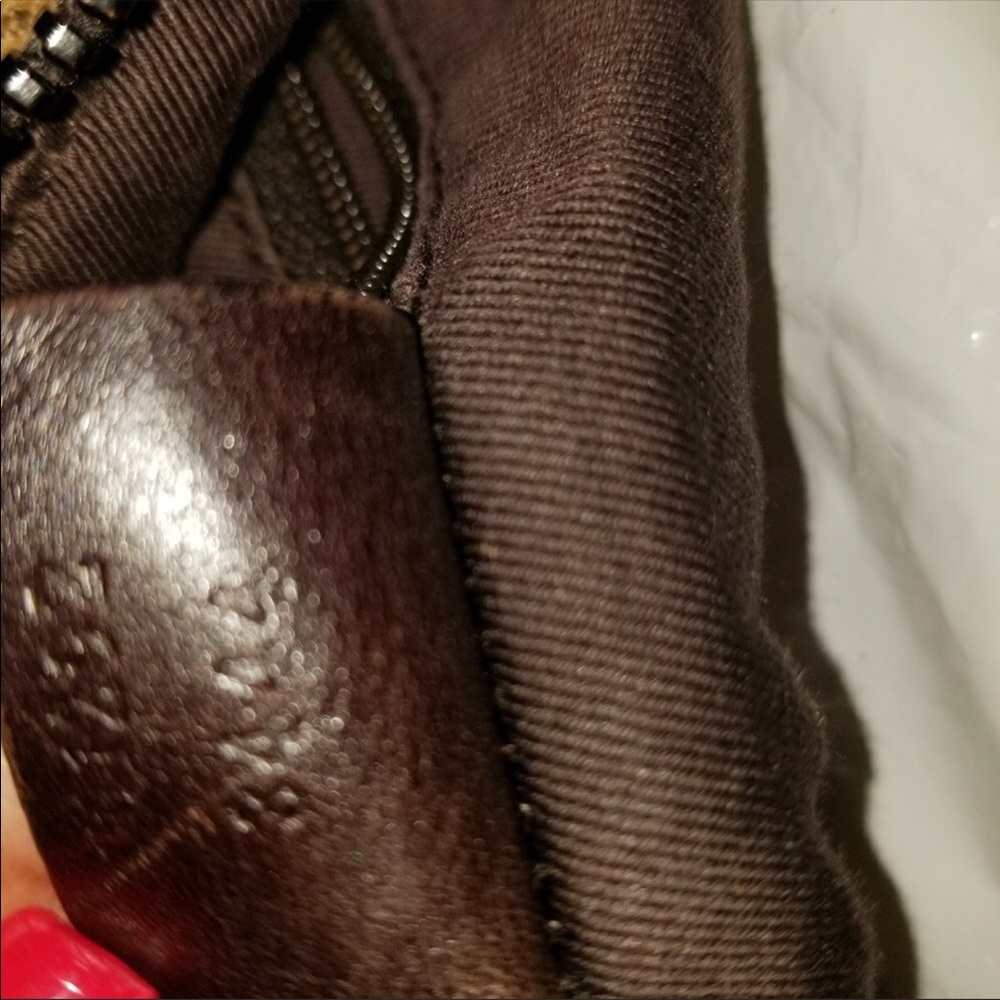 AUTHENTIC ***Gucci canvas bag !!💖💖💖light wear - Picture 2 of 8